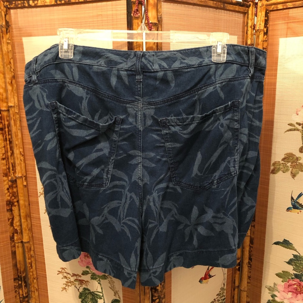 Lane Bryant shorts denim jeans blue leaf pattern mid rise belt loops Plus 22 - Picture 3 of 10